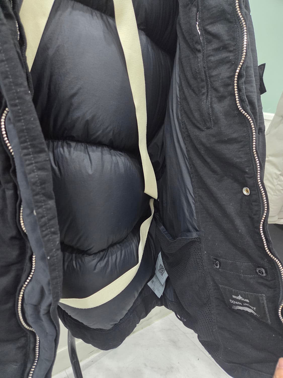 스톤아일랜드 쉐도우프로젝트 후드패딩(블랙 L) 상품이미지5