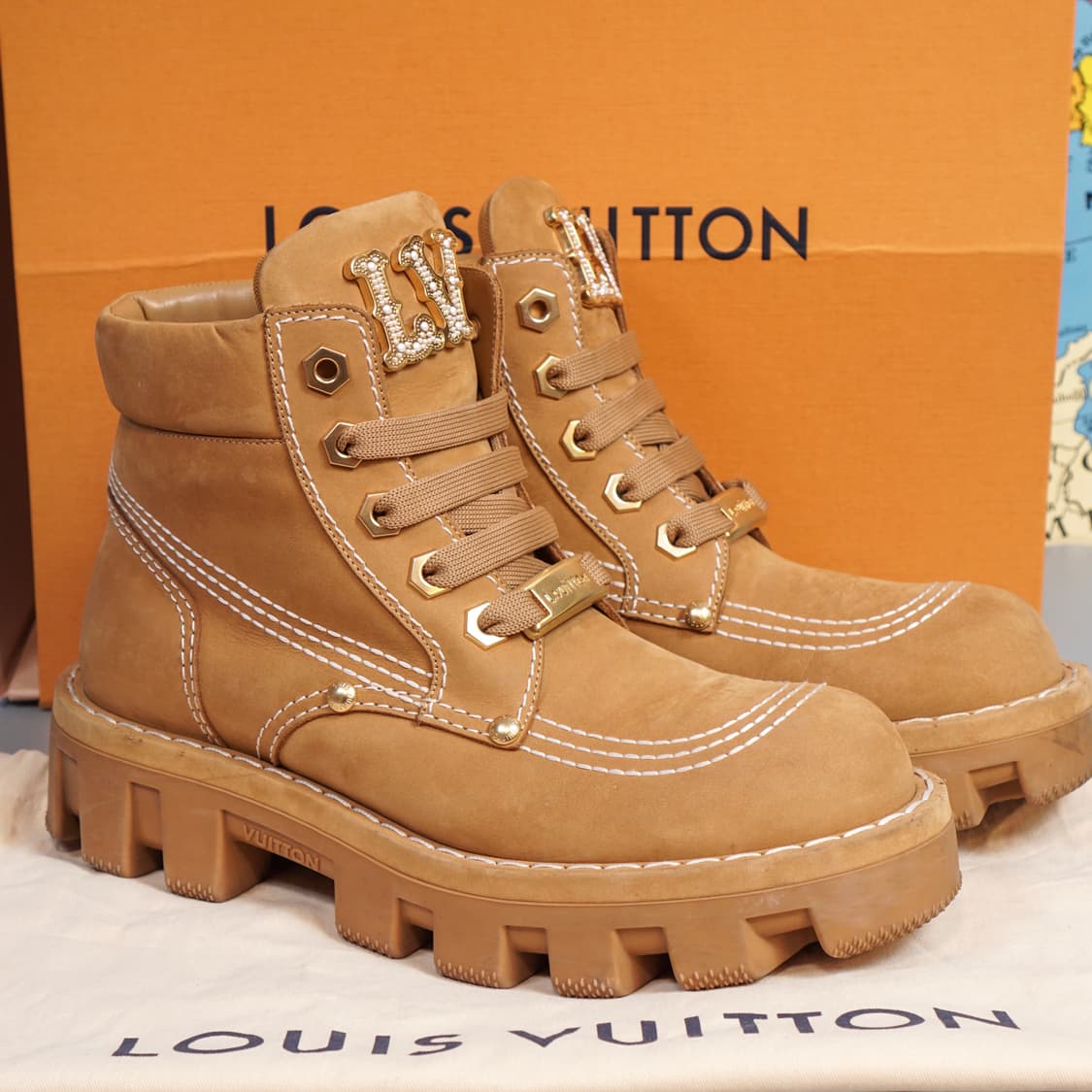 루이비통 퍼렐 런웨이 컬렉션 LV 체커 부츠 상품이미지4