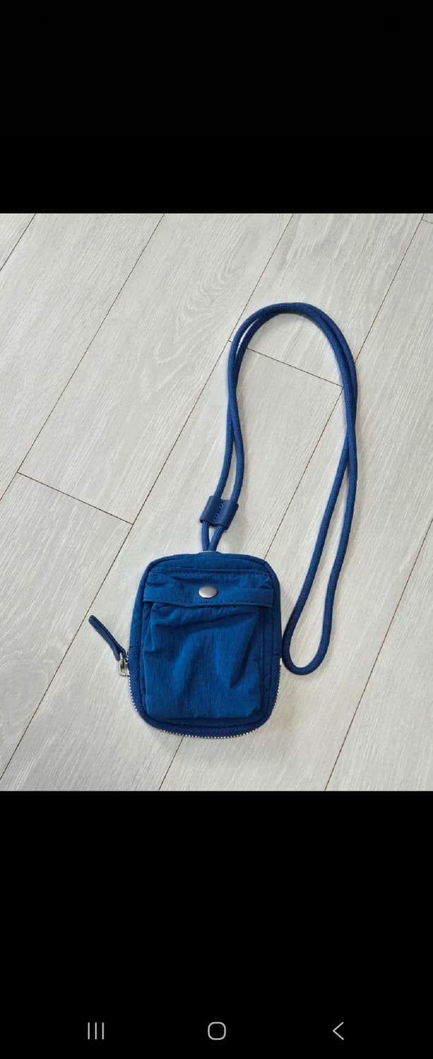 코스 미니 크로스바디 파우치 나일론 블루 상품이미지2