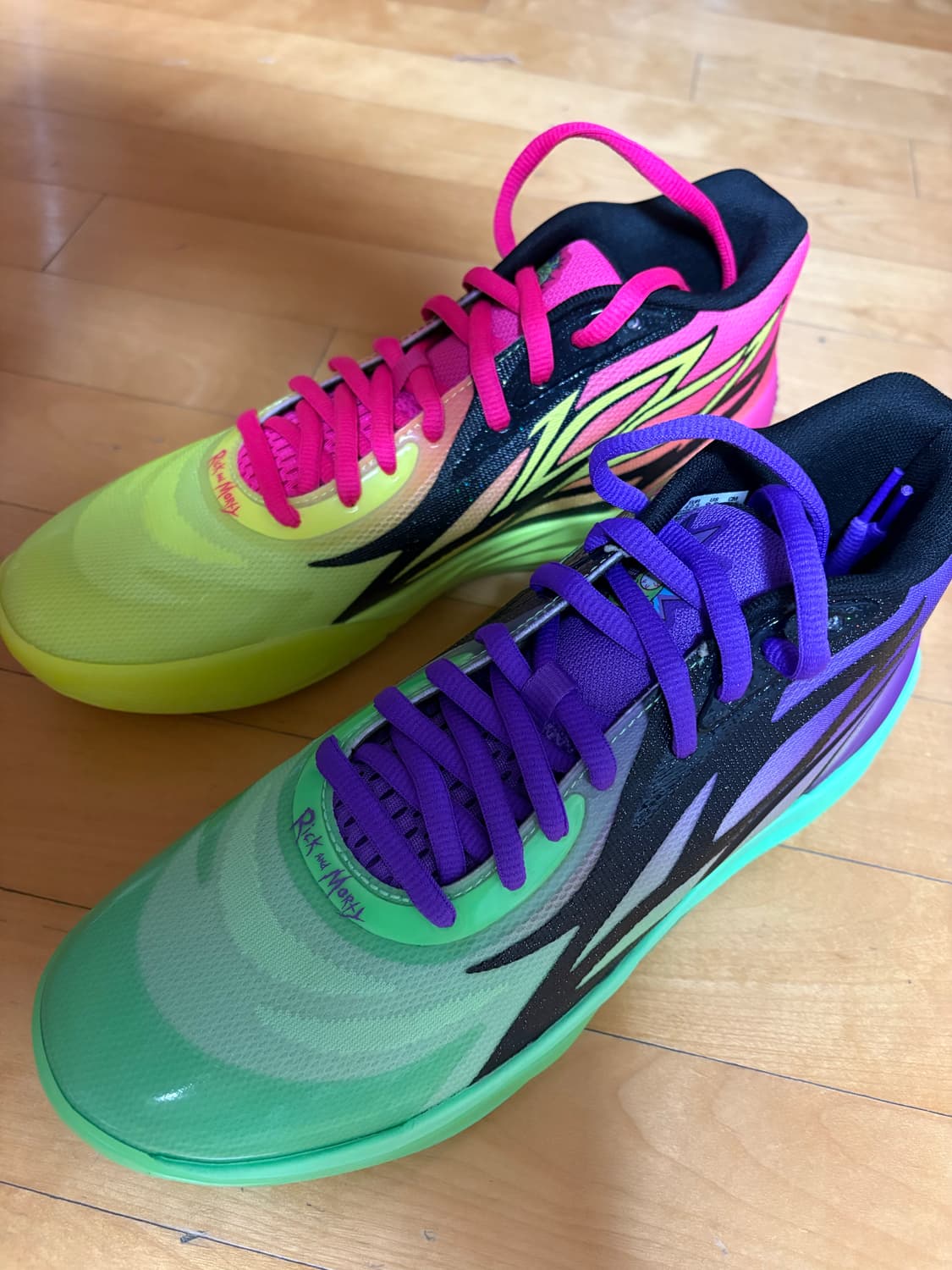 라멜로볼 릭앤모티 02 275 상품이미지3