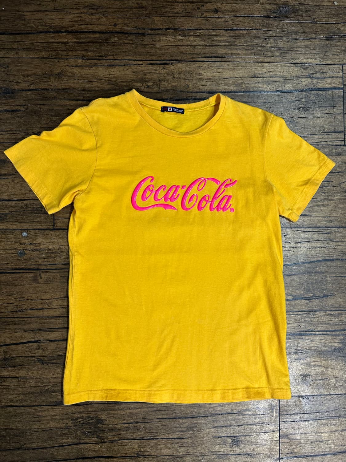 코카콜라 Coca-Cola 빈티지 로고 반팔 티셔츠 옐로우M 상품이미지1