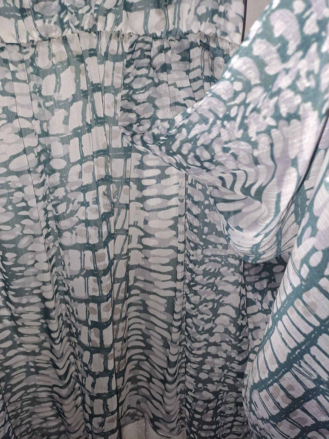 (드라이 크리닝 완료)아이잗컬렉션 아이잗바바 민소매 프릴원피스 청록 블랙 상품이미지3