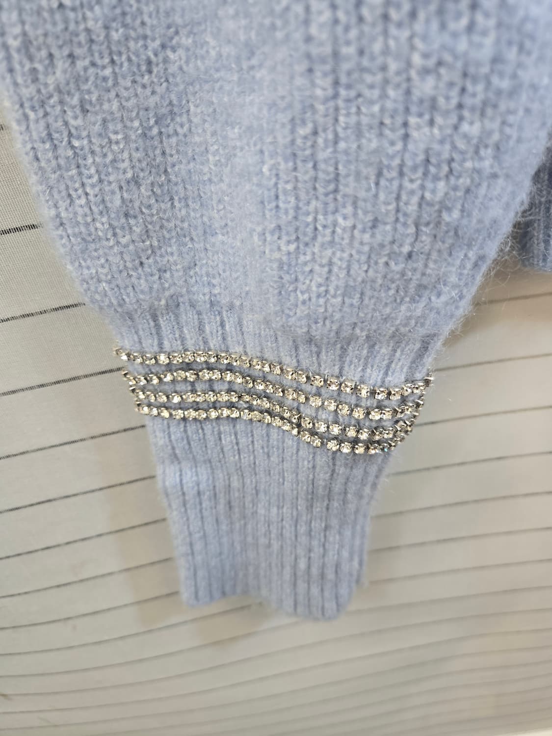 산드로블루 니트 스웨터 큐빅 장식 상품이미지8