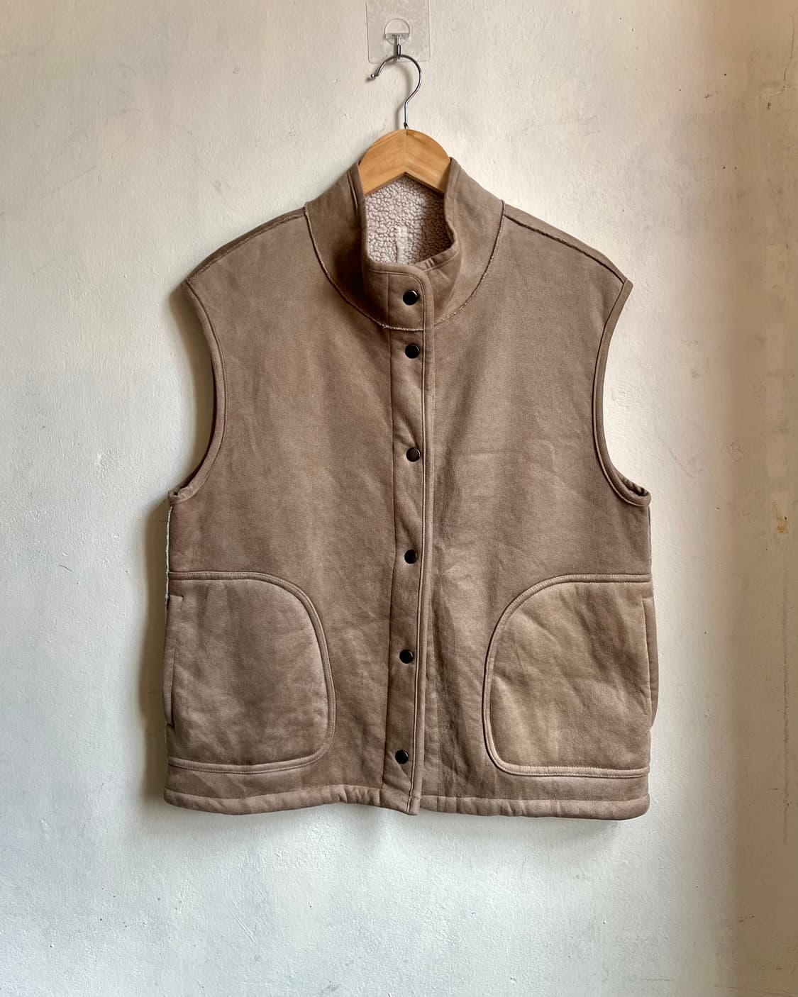 ONIGIRI Reversible Fleece / Suede Vest 상품이미지6