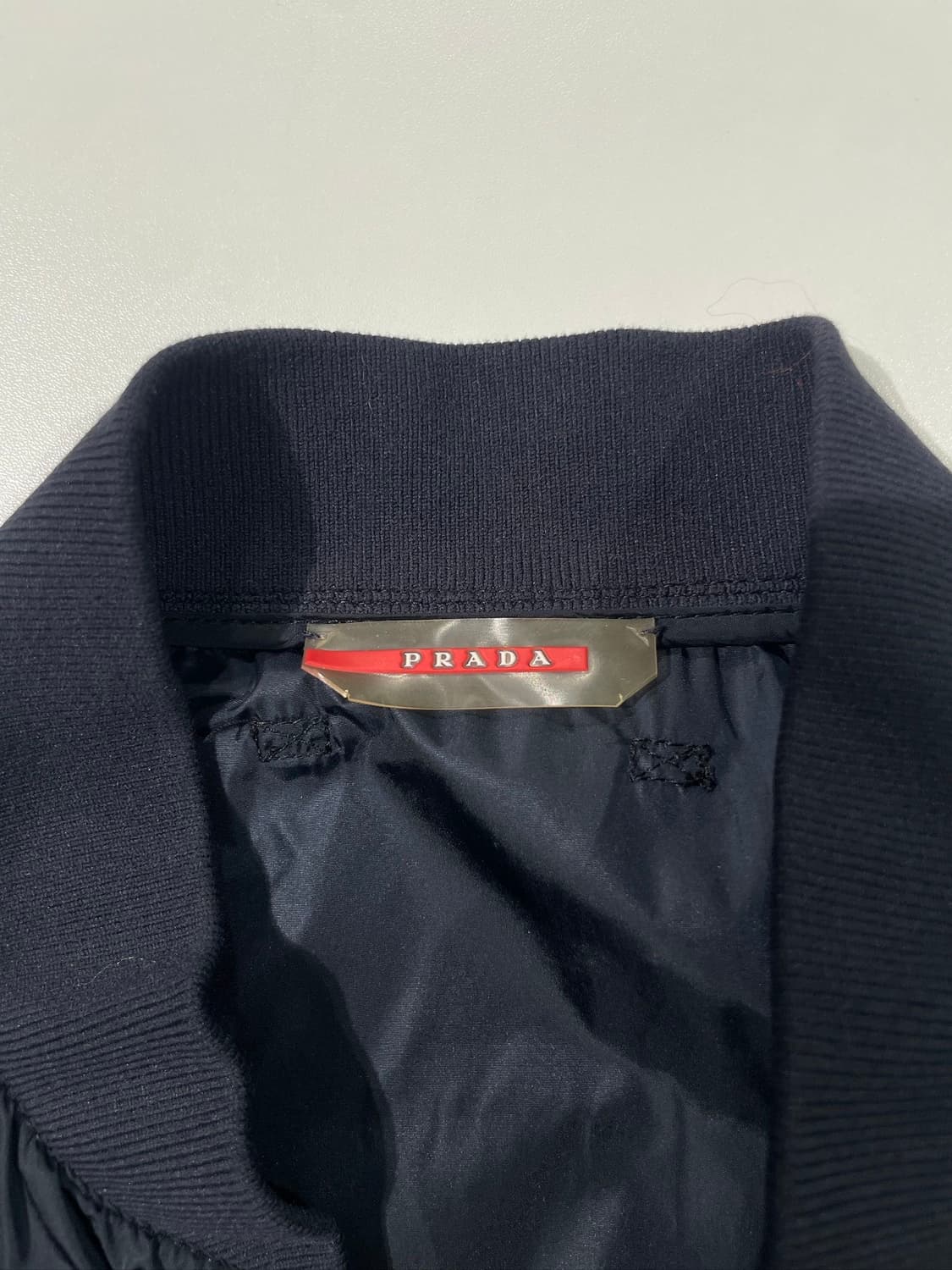 프라다 다크 네이비 슬리브 패널 나일론 자켓 상품이미지7