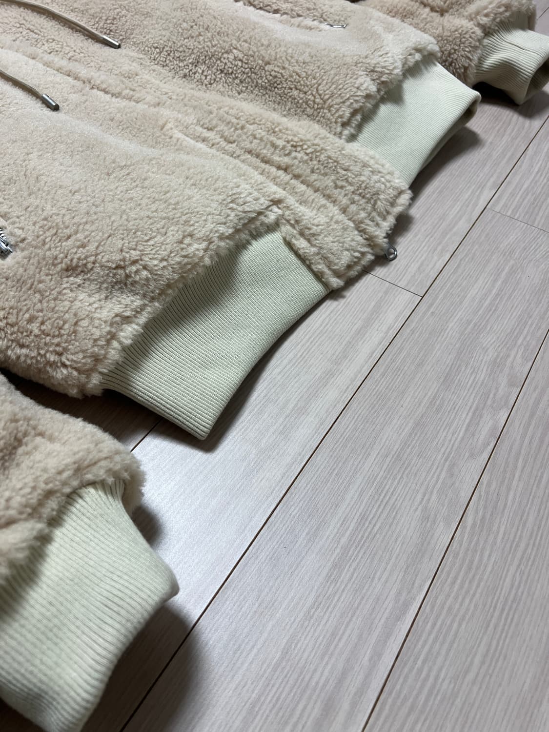 Matin Kim 로고 포인트 플리스 후디 집업 점퍼 베이지 / XL 상품이미지4