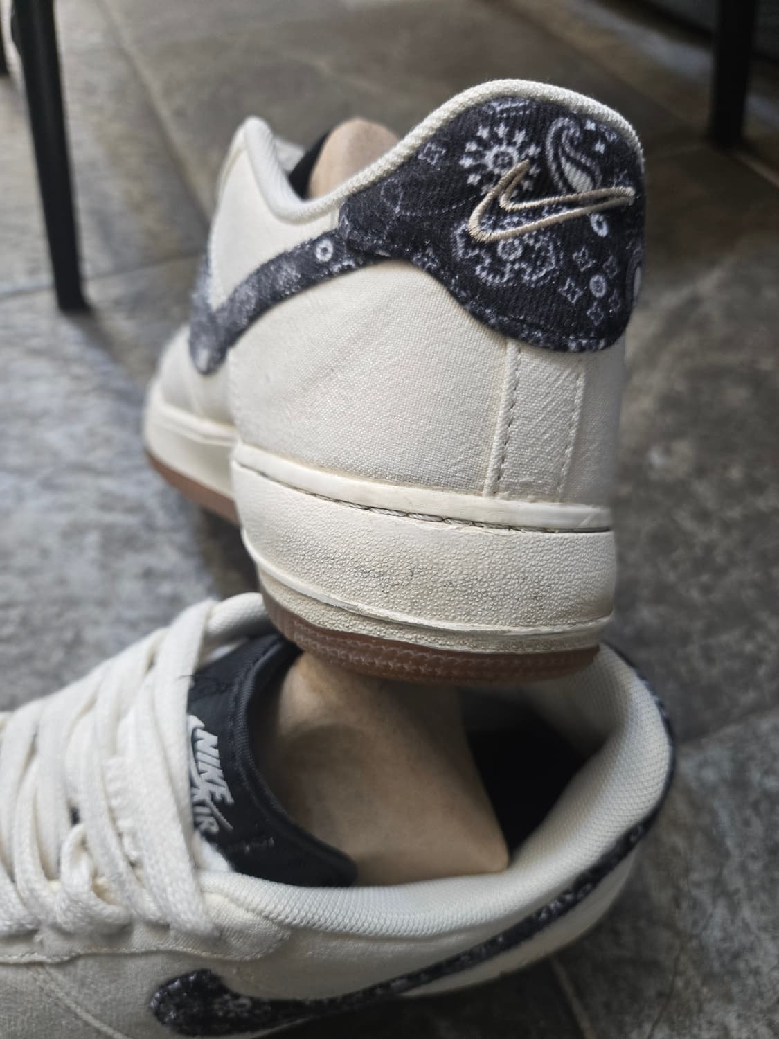 나이키 에어포스 페이즐리 스우시 크림 상품이미지4