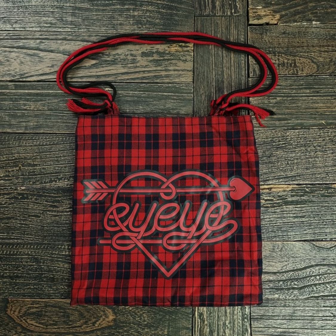 [아이아이] 그래픽 자수 타탁 체크 에코백 M19836 상품이미지3