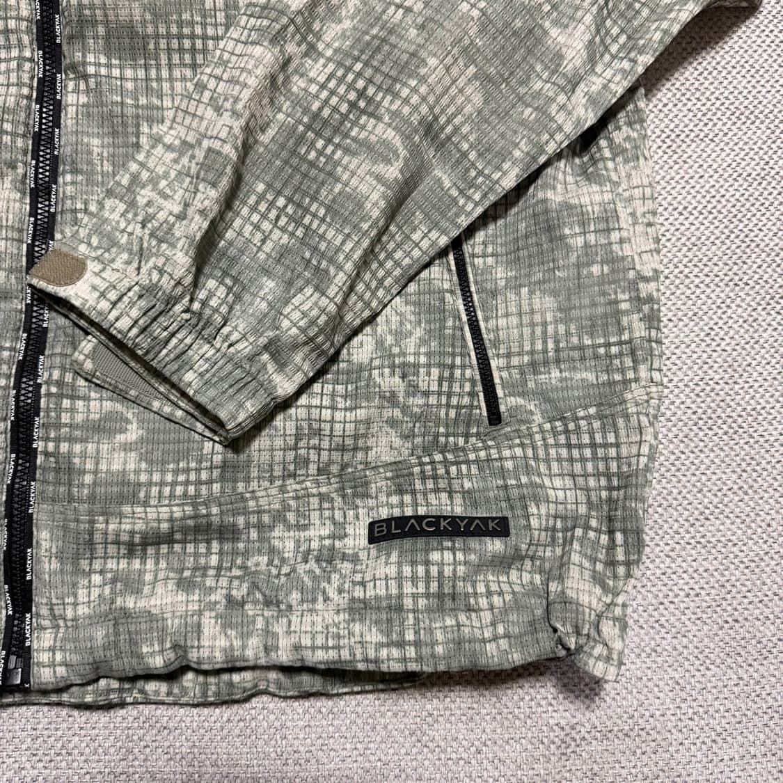 블랙야크 카모플라쥬 바람막이 자켓 상품이미지2