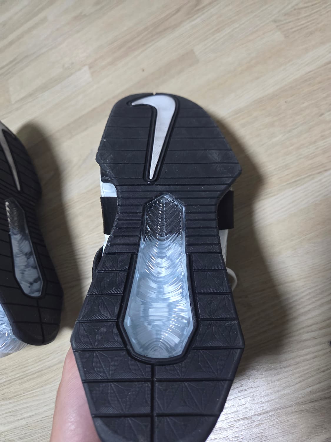 나이키 로말레오4 화이트 270 상품이미지3