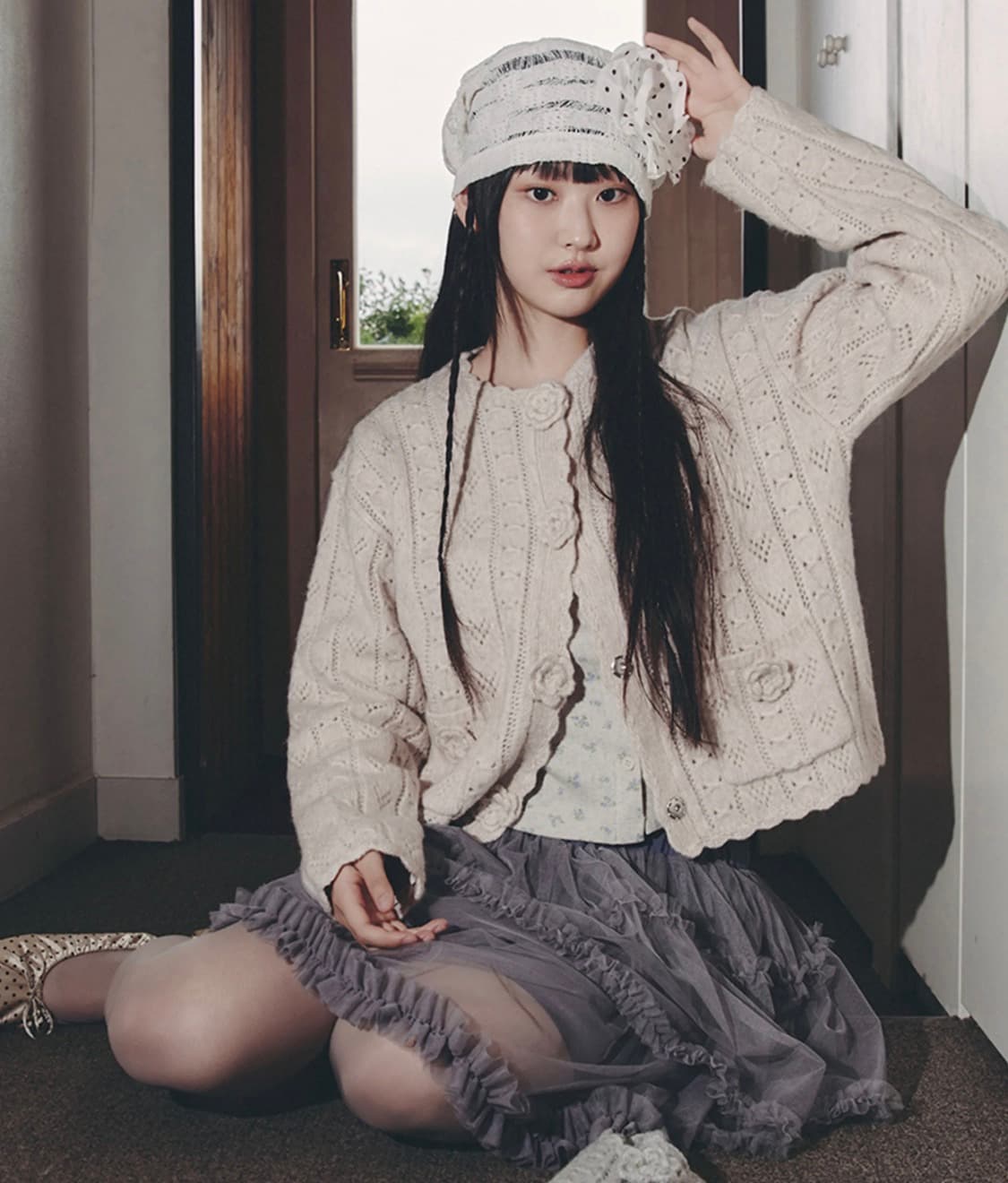 셀리테일즈 HANDMADE FLOWER BUTTON CARDIGAN 상품이미지1