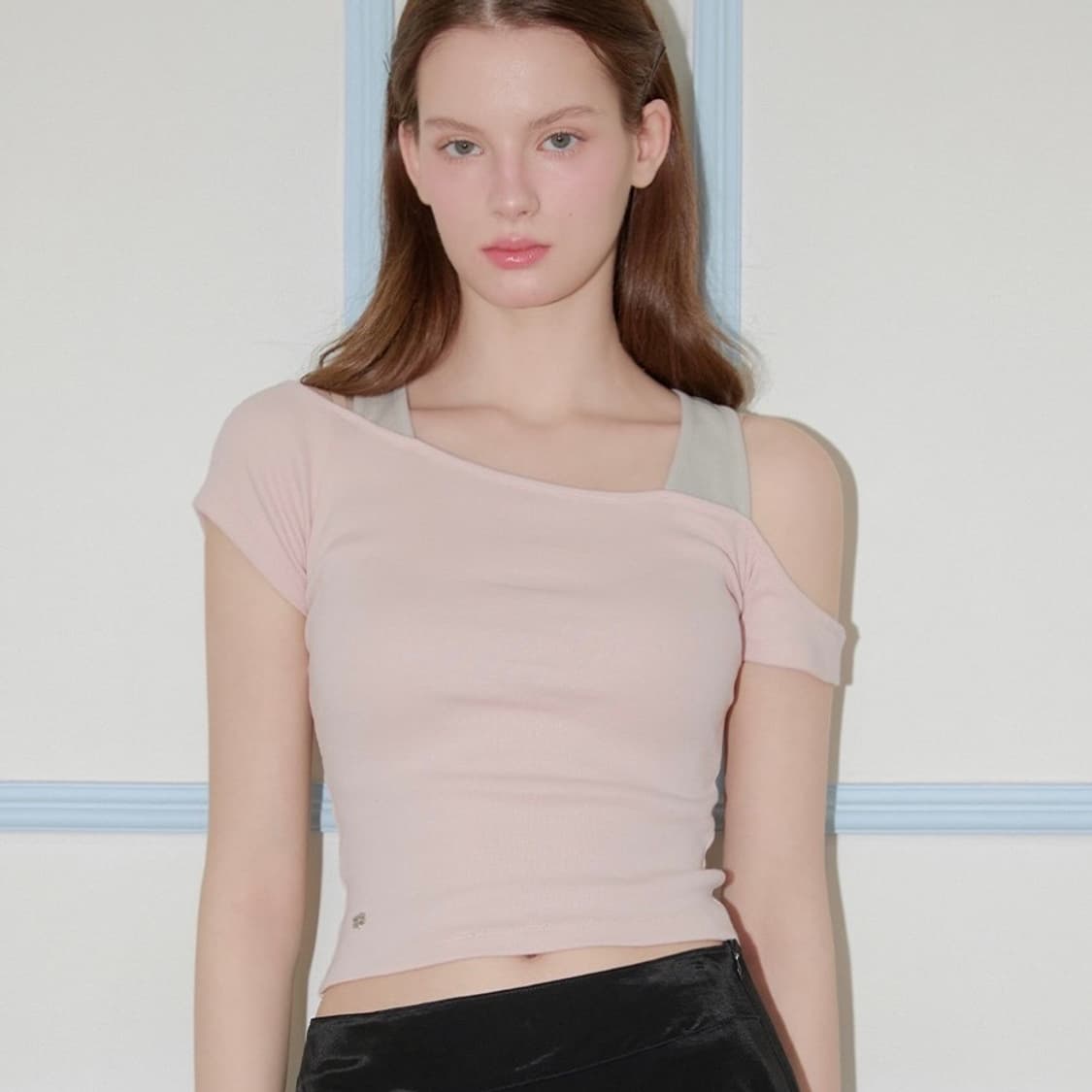 [새상품] 키시닝 오프숄더 레이어드 슬리브 탑 (핑크) (반팔 티셔츠) 상품이미지1