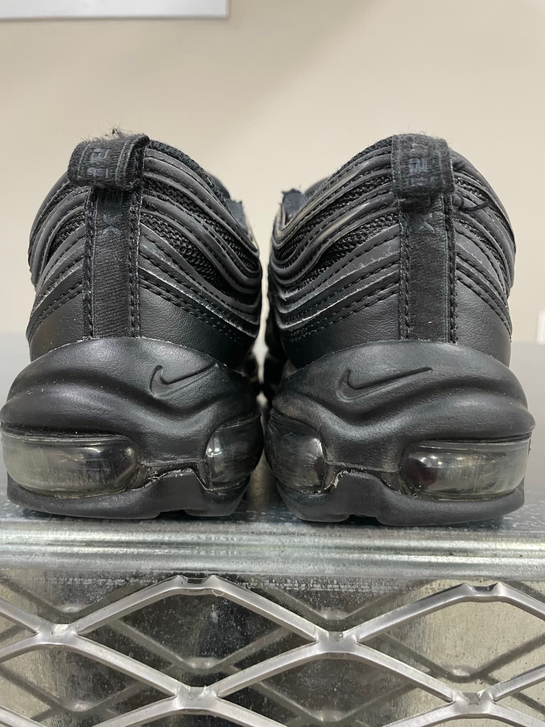 나이키 에어맥스 97 트리플 블랙 250 상품이미지9