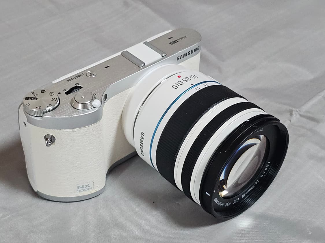 삼성 NX300M 미러리스 카메라 화이트 상품이미지3