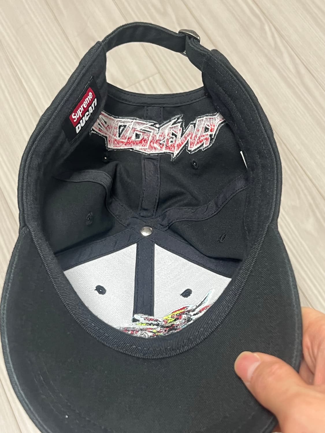 슈프림 두카티 24ss 볼캡 판매합니다. 상품이미지4