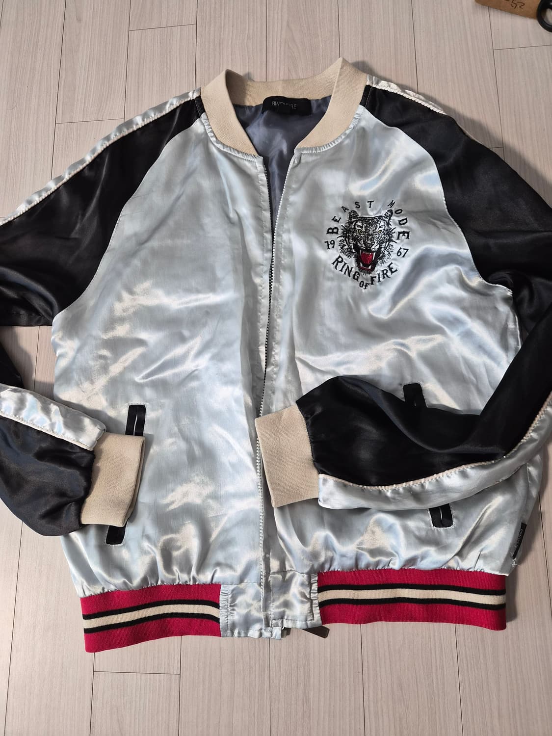 (자수포인트) 링오브파이어 호랑이 사틴 스카잔 점퍼 (사이즈 M) 상품이미지1