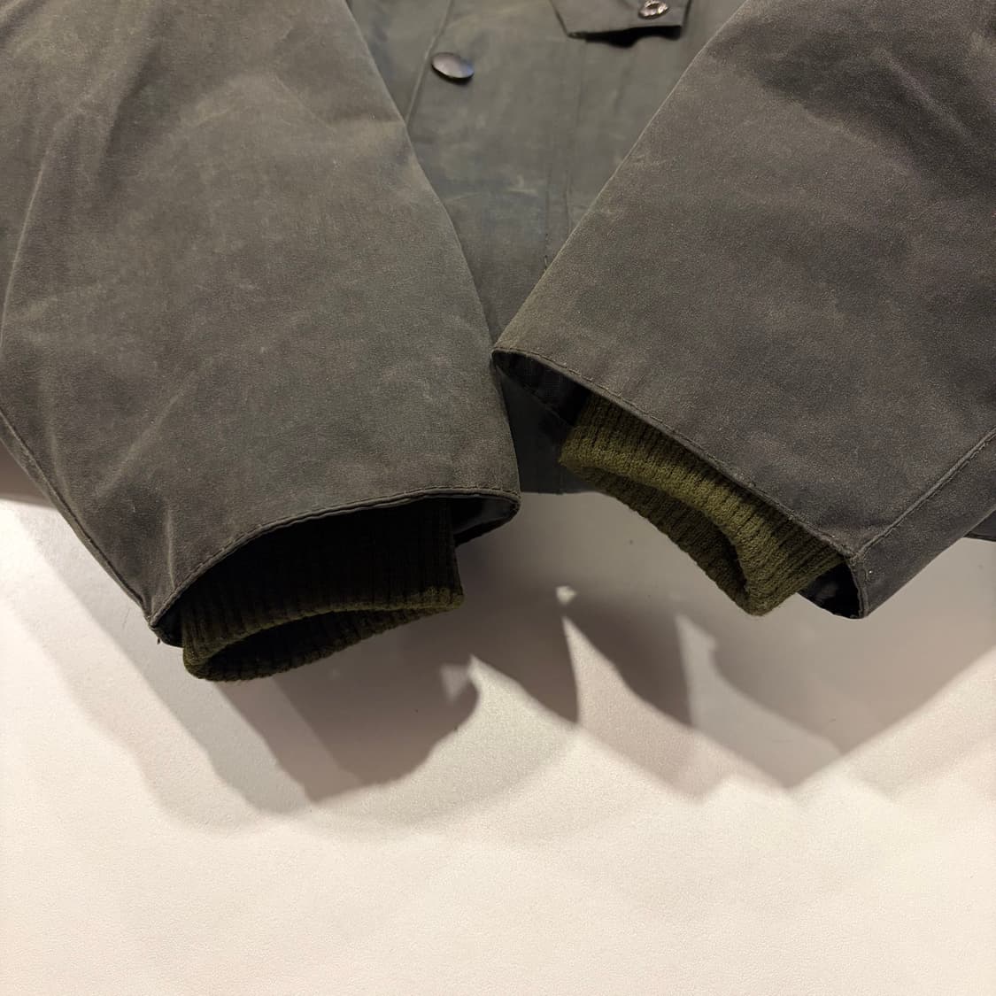 [38/97] 21ss 바버 비데일 왁스 자켓 올리브 그린 C522 상품이미지8