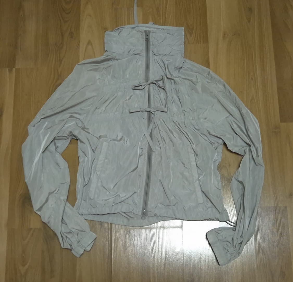 아일릿 코어 파르티멘토 윈드브레이커 상품이미지1