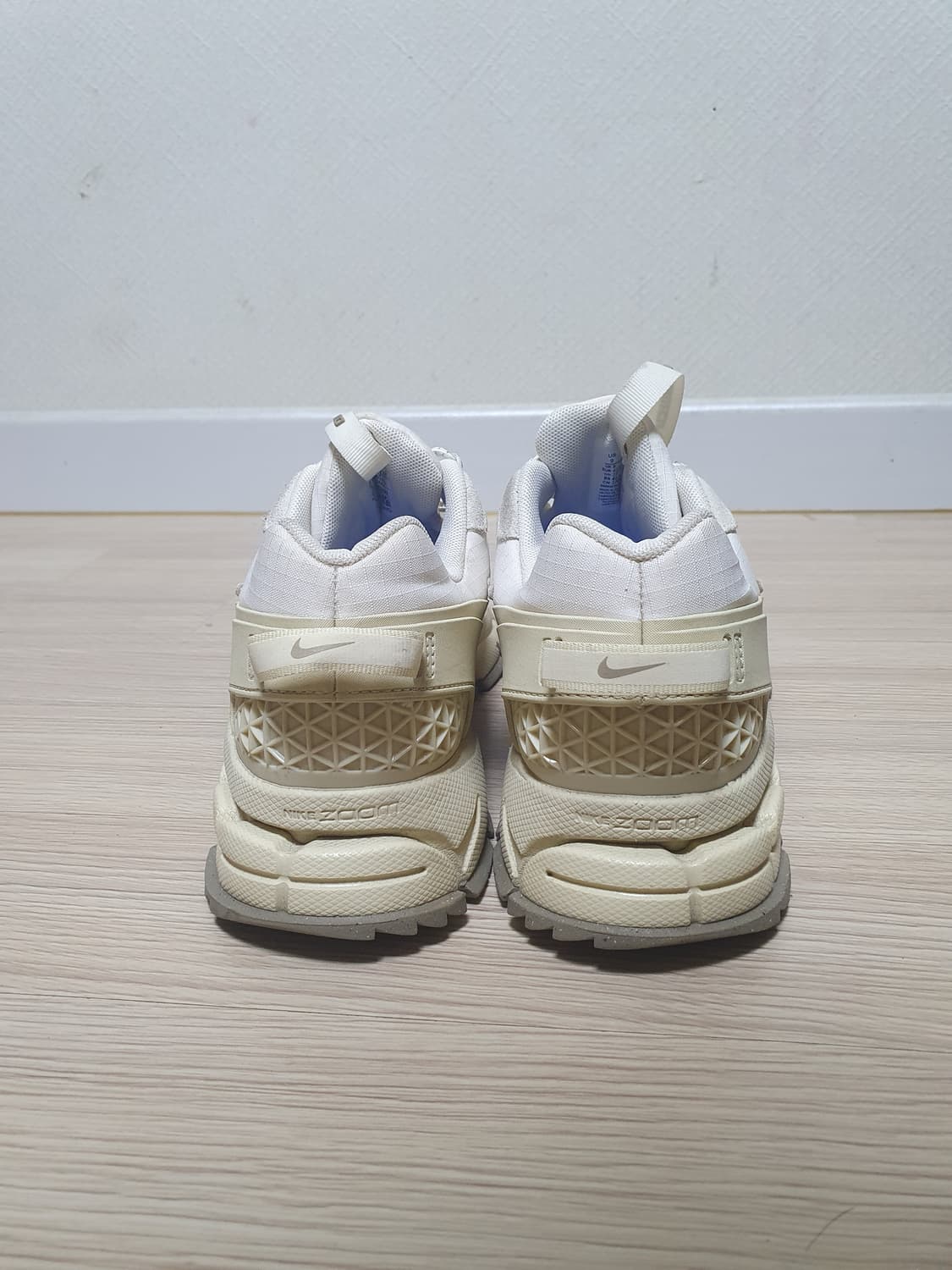 나이키 줌 보메로 롬 서밋 운동화 270 상품이미지5