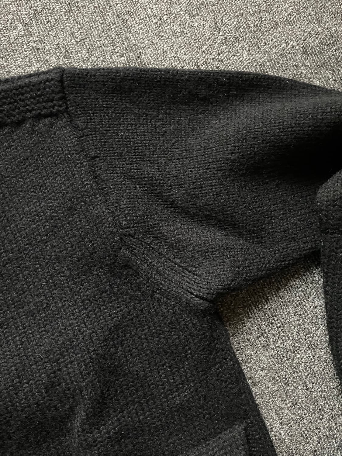 피그벨 21AW 알파카울 레드크로스 니트 잉크블랙 상품이미지4