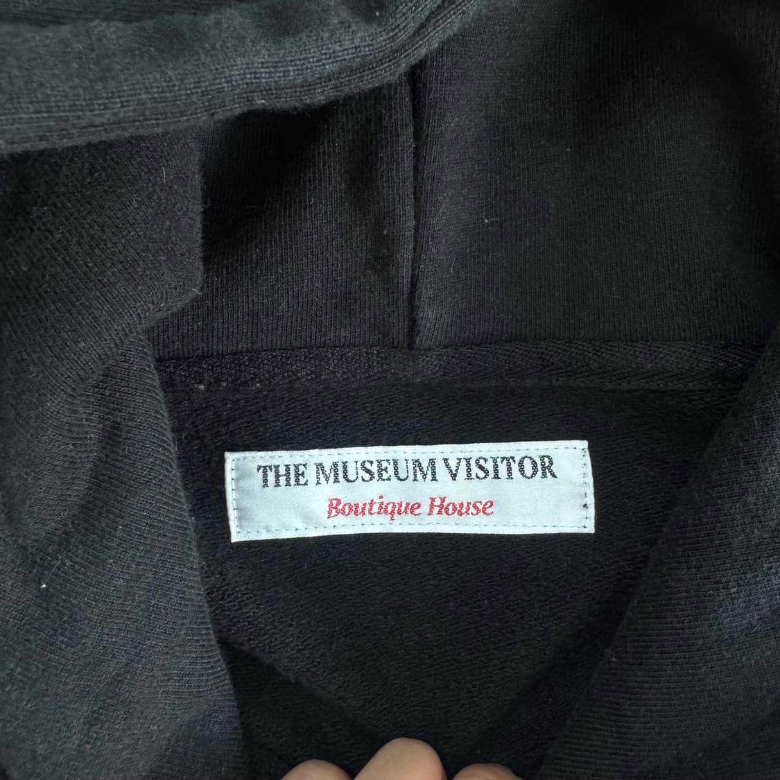 The museum visitors 더뮤지엄비지터 블랙 후드티  상품이미지5