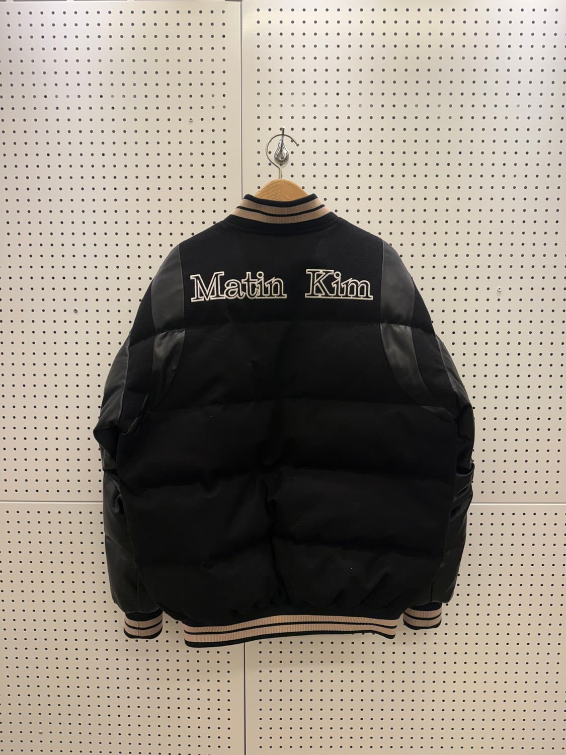 마뗑킴 빅로고 레더 다운 패딩 U309 상품이미지3