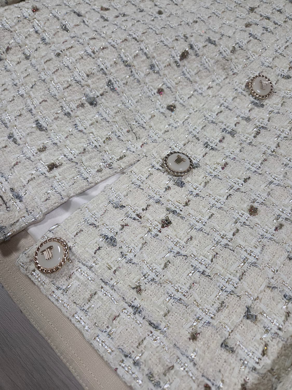 아이보리 색상의 트위드 자켓 상품이미지2