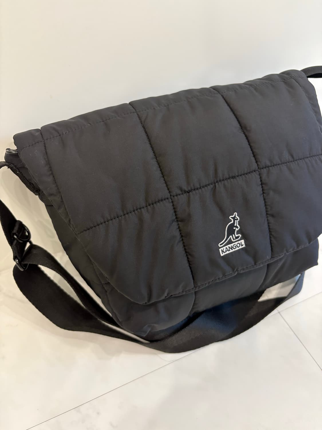 kangol poofer messenger bag 상품이미지2