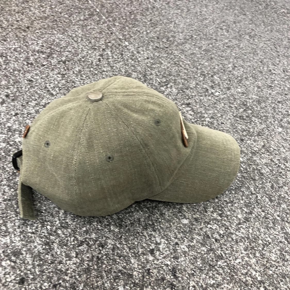 아더에러 20fw 가죽 패치 그레이 볼캡 [유일매물] 상품이미지4