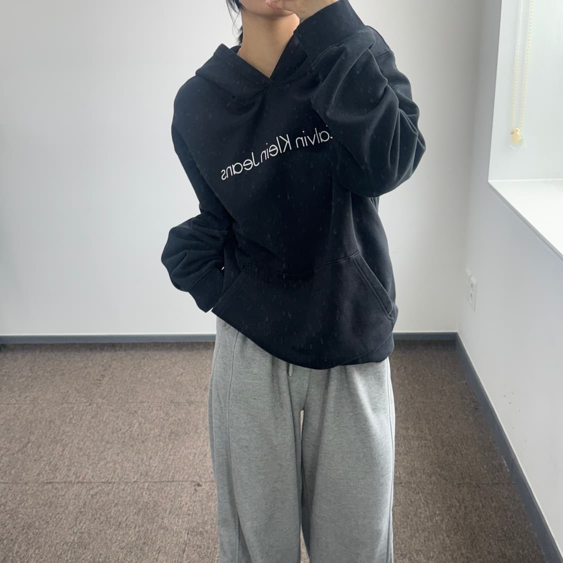 Calvin Klein jeans 켈빈클라인 진스 블랙 후드티  상품이미지2