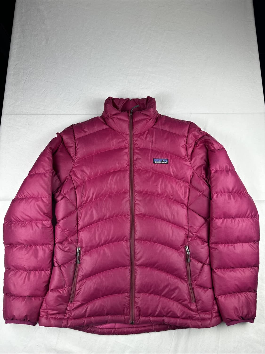 파타고니아 구스 다운 경량패딩 마젠타 상품이미지1