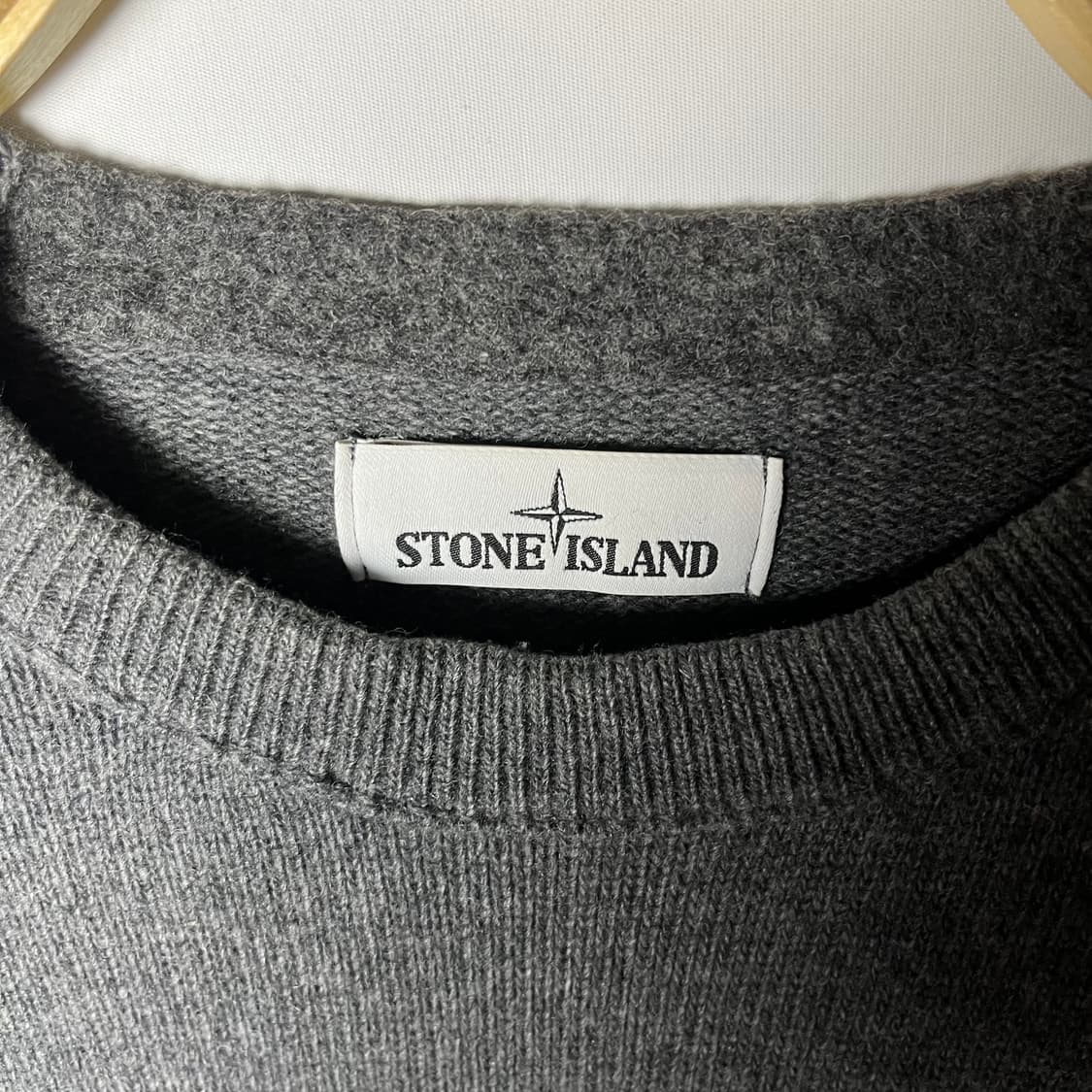 [Stone Island] 스톤아일랜드 크루넥 와펜 울 니트 상품이미지4