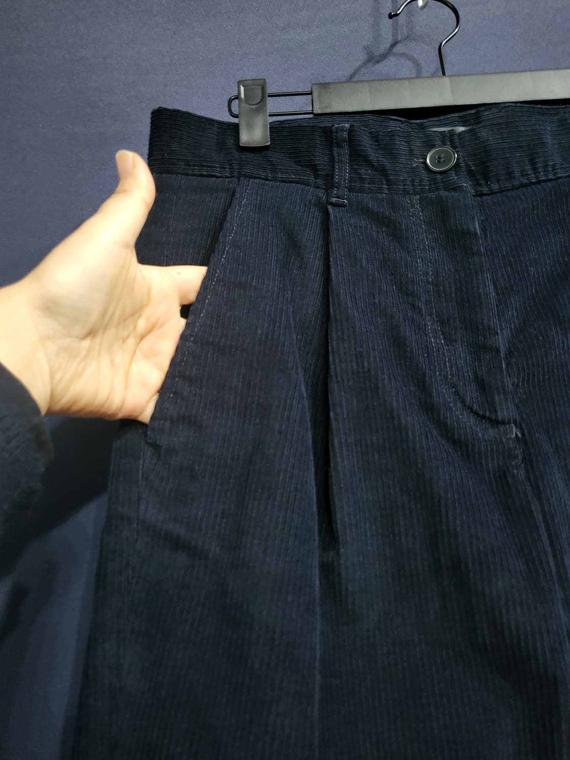 코스 코듀로이 핀턱 팬츠 상품이미지3