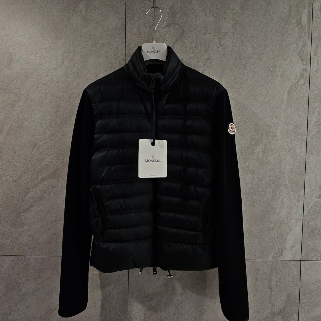 [백화점판 새상품] 몽클레어 니트패딩 가디건 m사이즈 상품이미지1