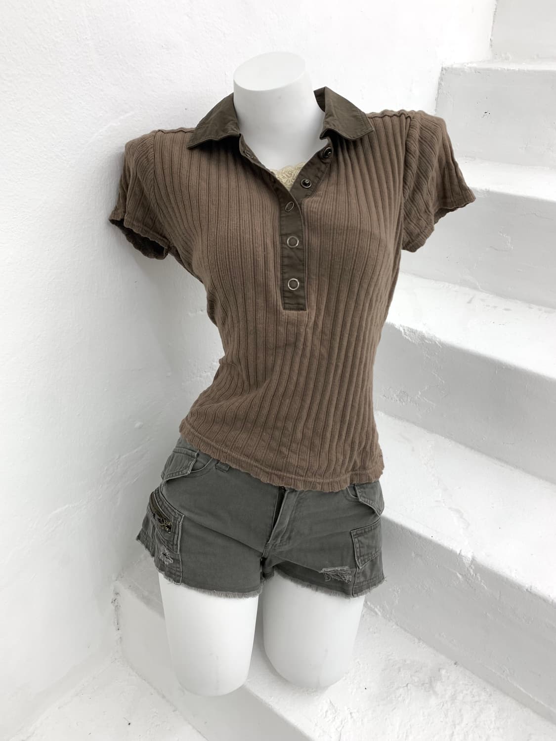 Brown eyelet button lace top  상품이미지1