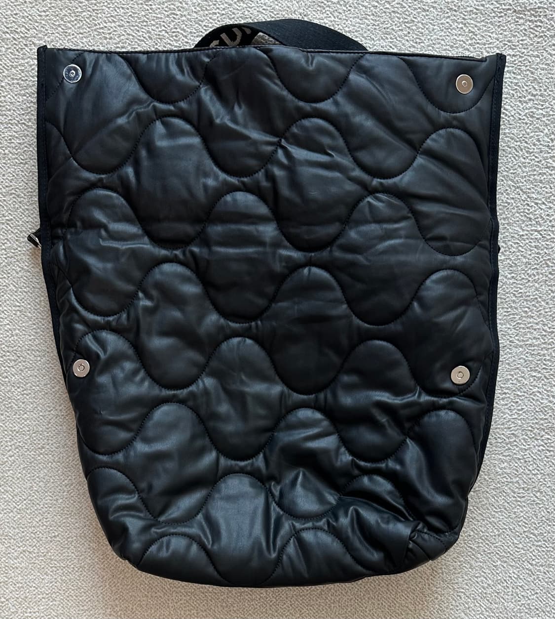 메종키츠네 블랙 퀼팅백 상품이미지3