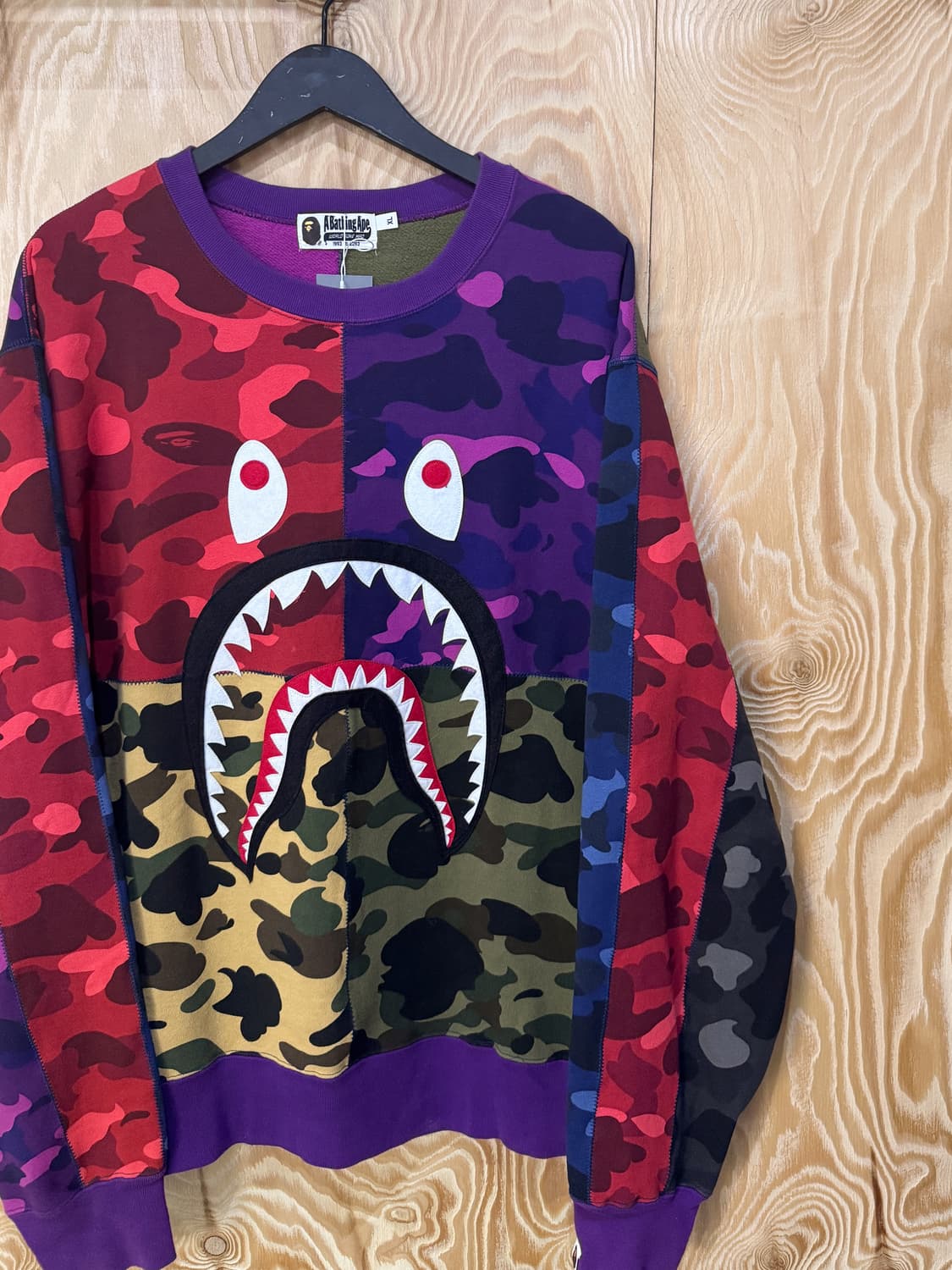 베이프 믹스 카모 샤크 크레이지 스웻셔츠 상품이미지2