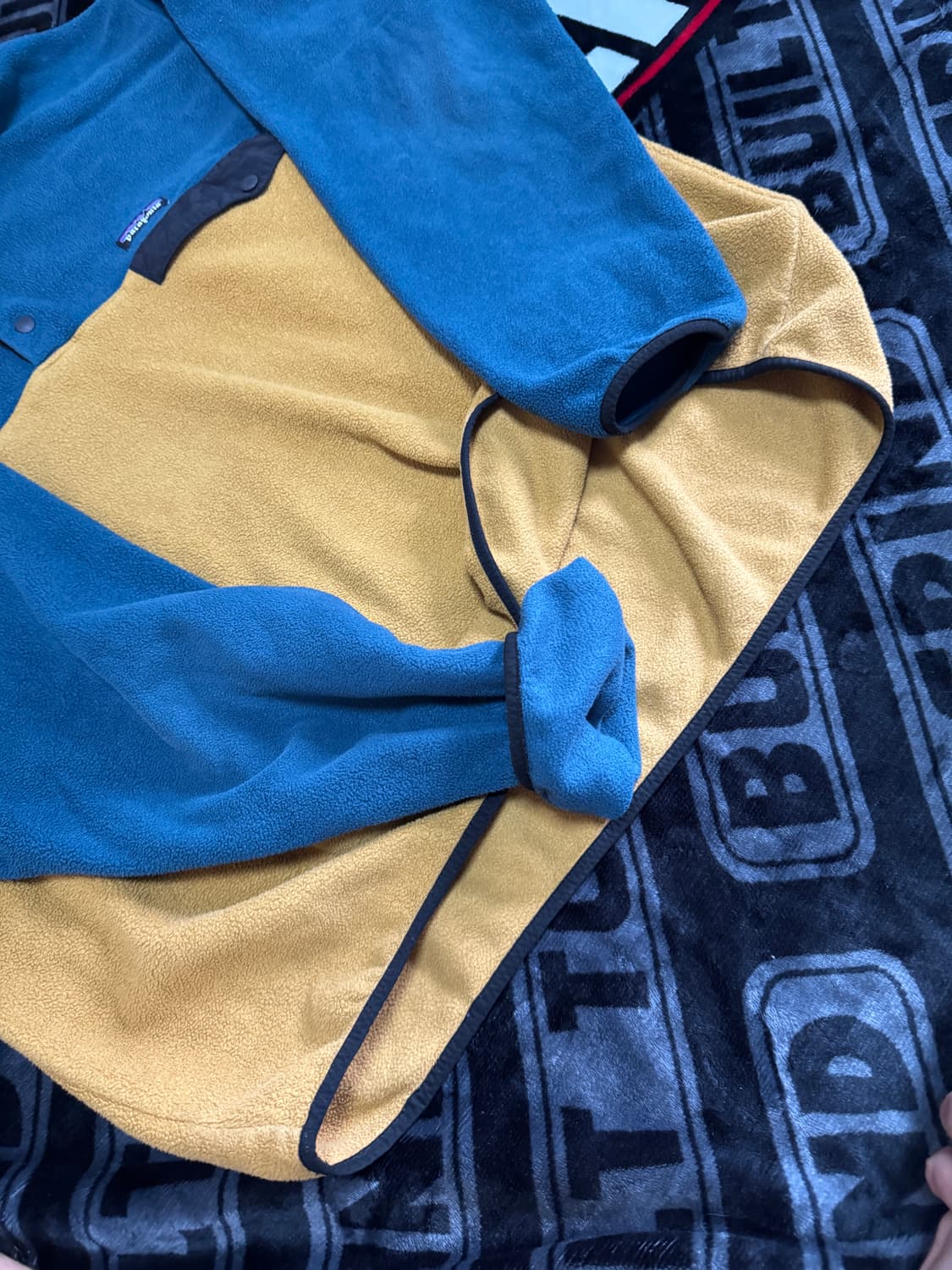 파타고니아 신칠라 스냅 티 풀 오버 터쿼이즈 옐로우 컬러 블록 상품이미지4