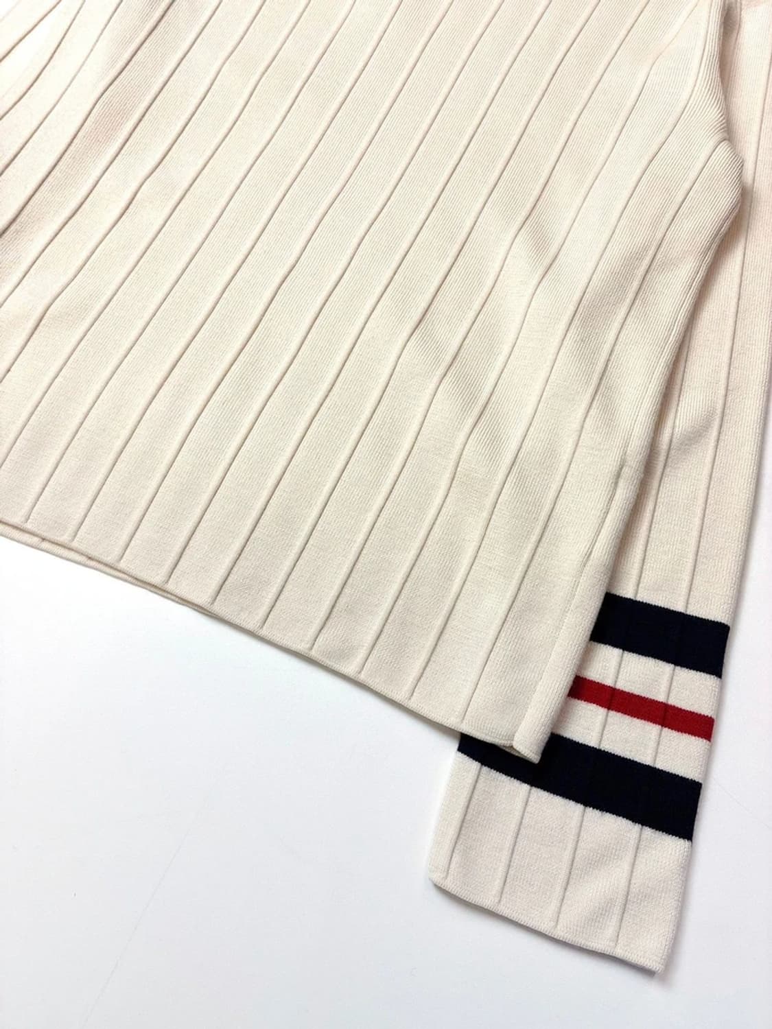 톰브라운 이태리 울 오리지널 니트 PN5620    상품이미지3