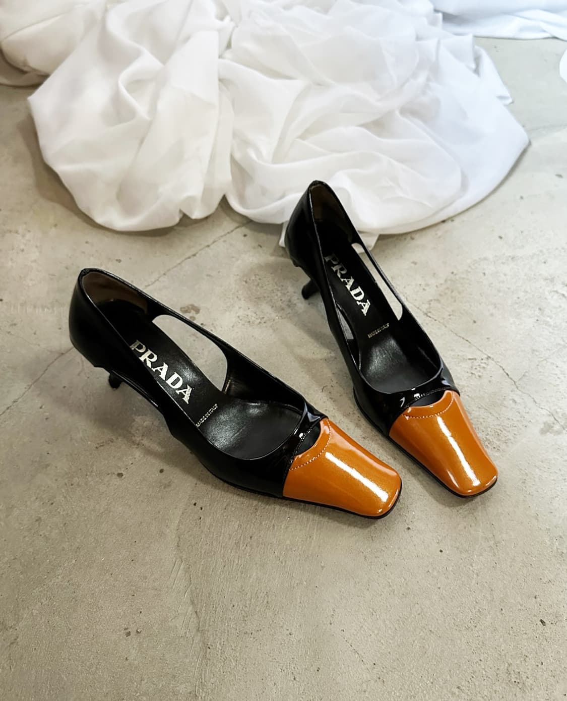 PRADA two-tone pumps heel 상품이미지2