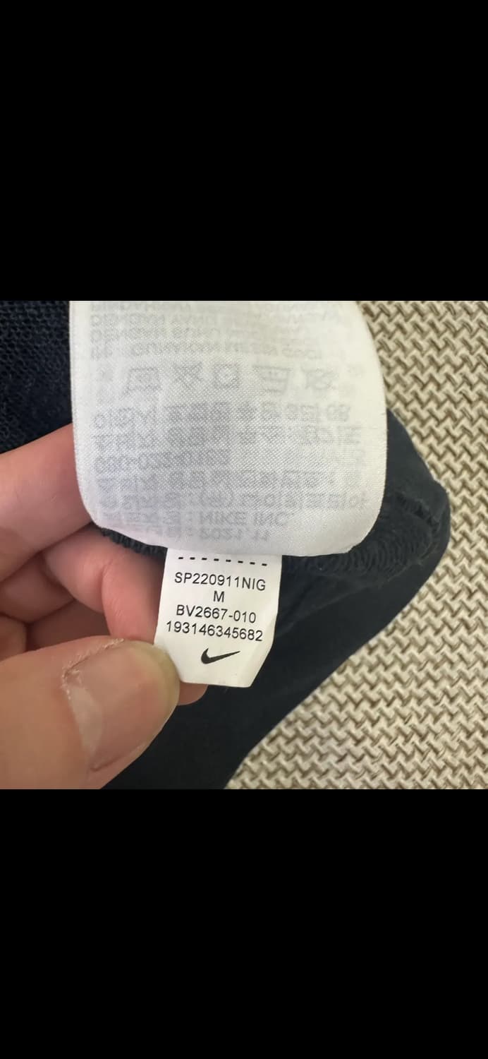 나이키 맨투맨 블랙  상품이미지3