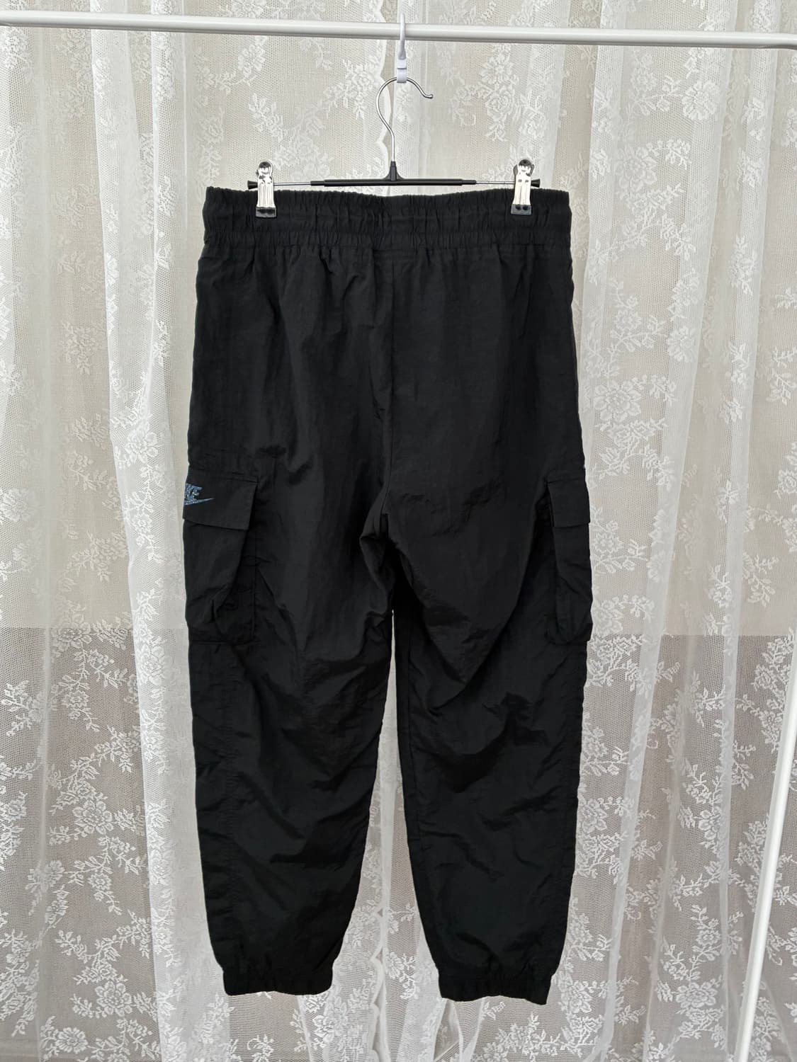 M) 나이키 우먼 나일론 카고 조거 팬츠 블랙 상품이미지2