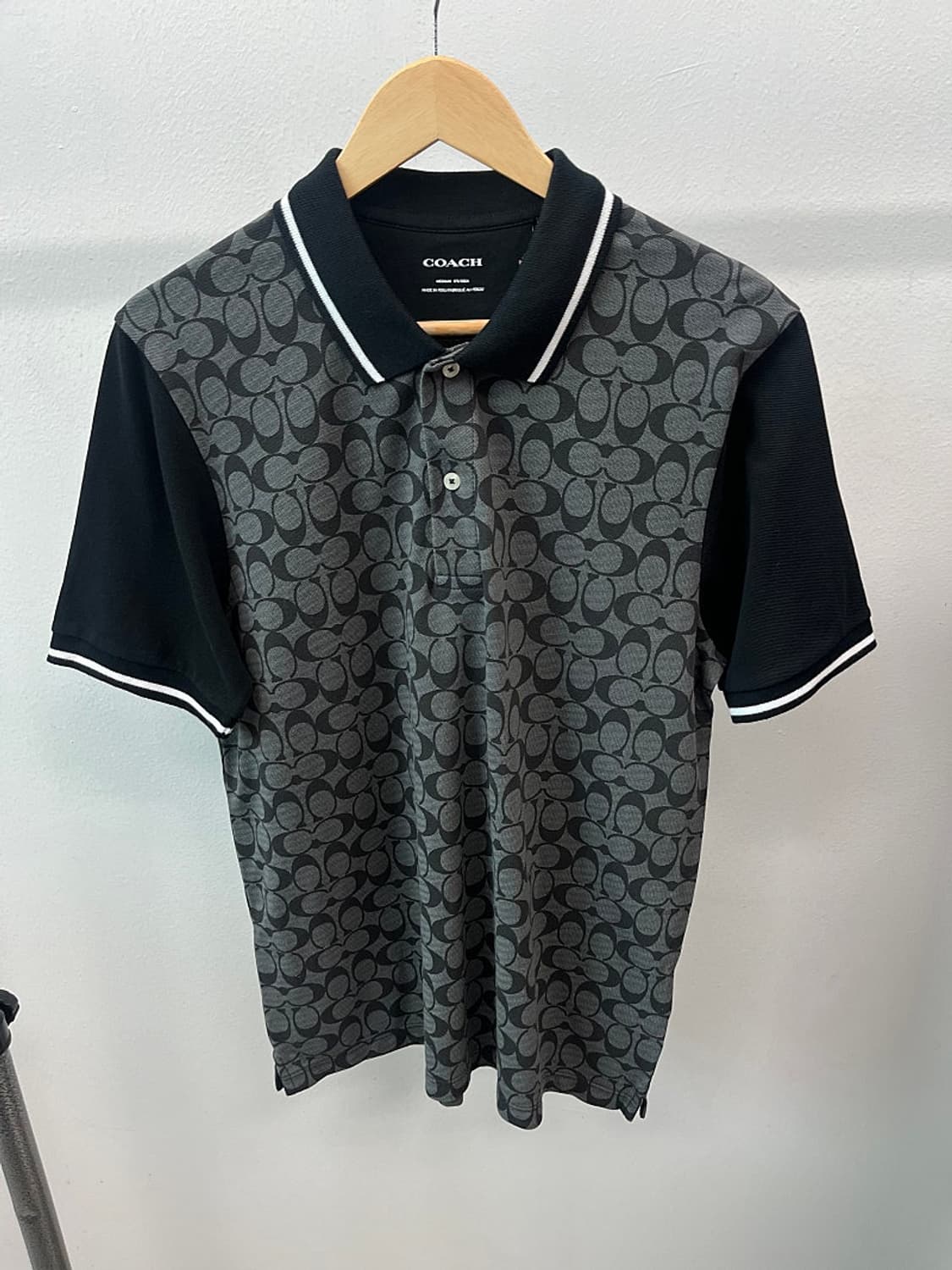 100) 코치 24ss 로고 반팔 카라티  상품이미지2