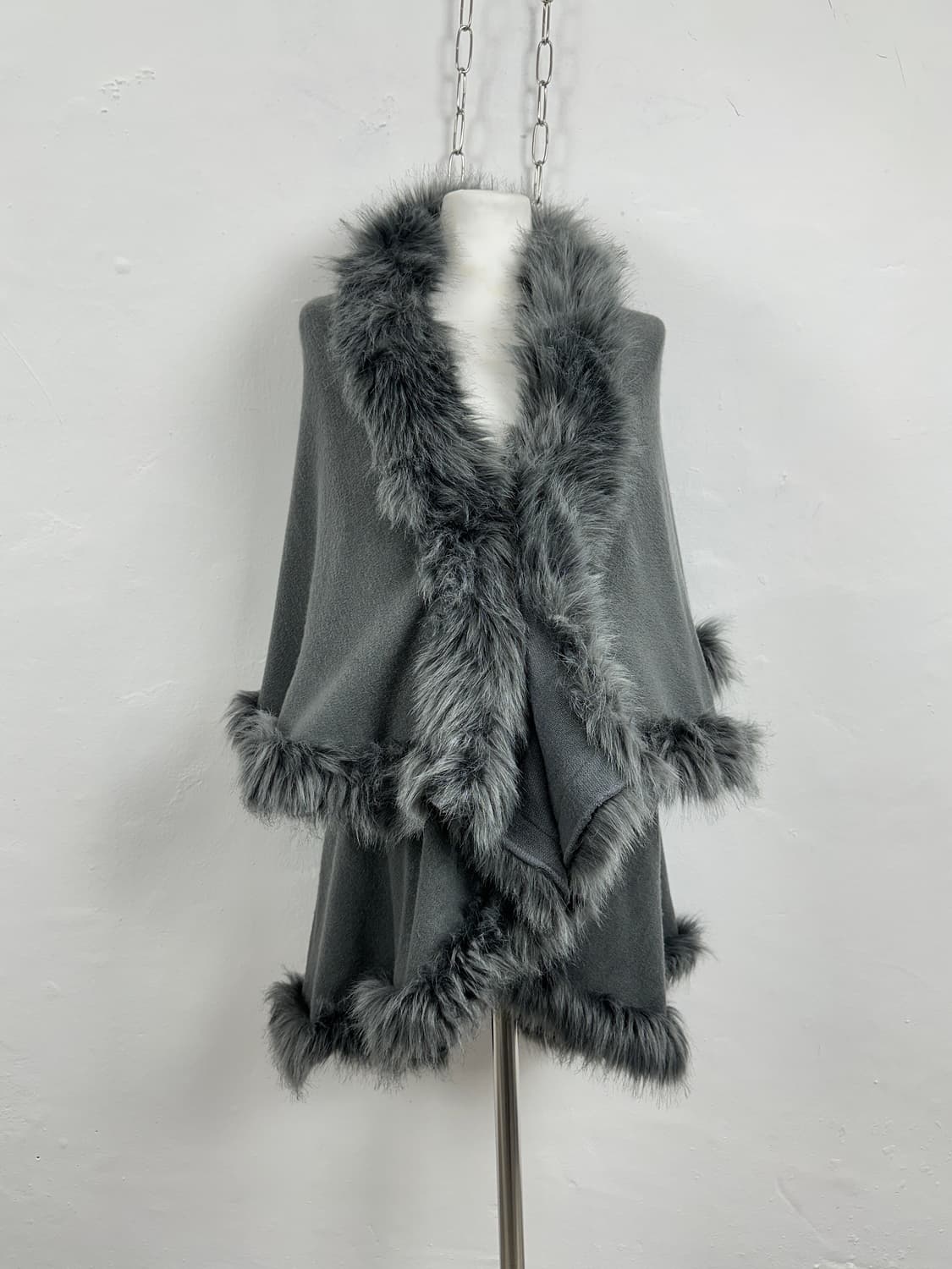 Fur Trim Grey Cape 상품이미지1