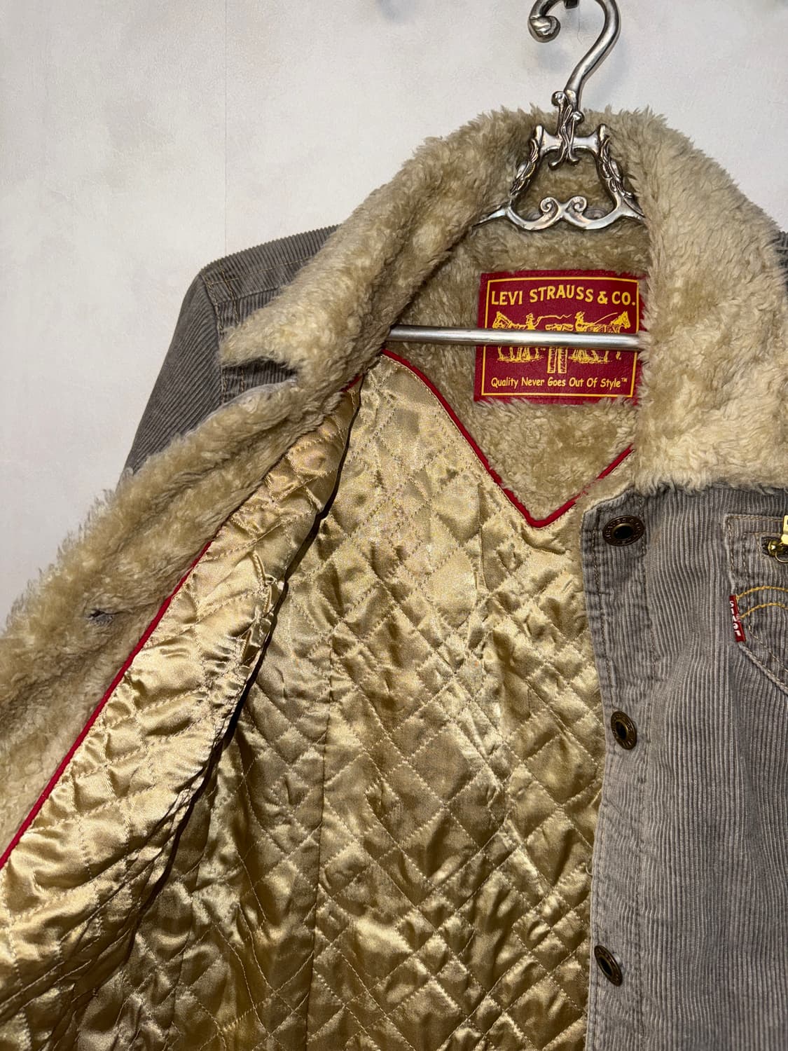 Levi’s gray corduroy fur padded jacket 상품이미지5