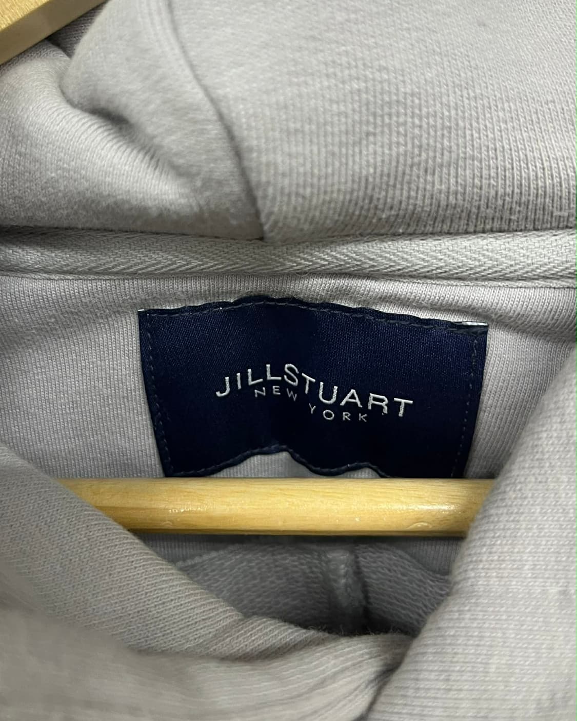 [L] 질스튜어트 23년 신형 뉴욕 프린트 후드티 스웻 셔츠 솔리드그레이 상품이미지6