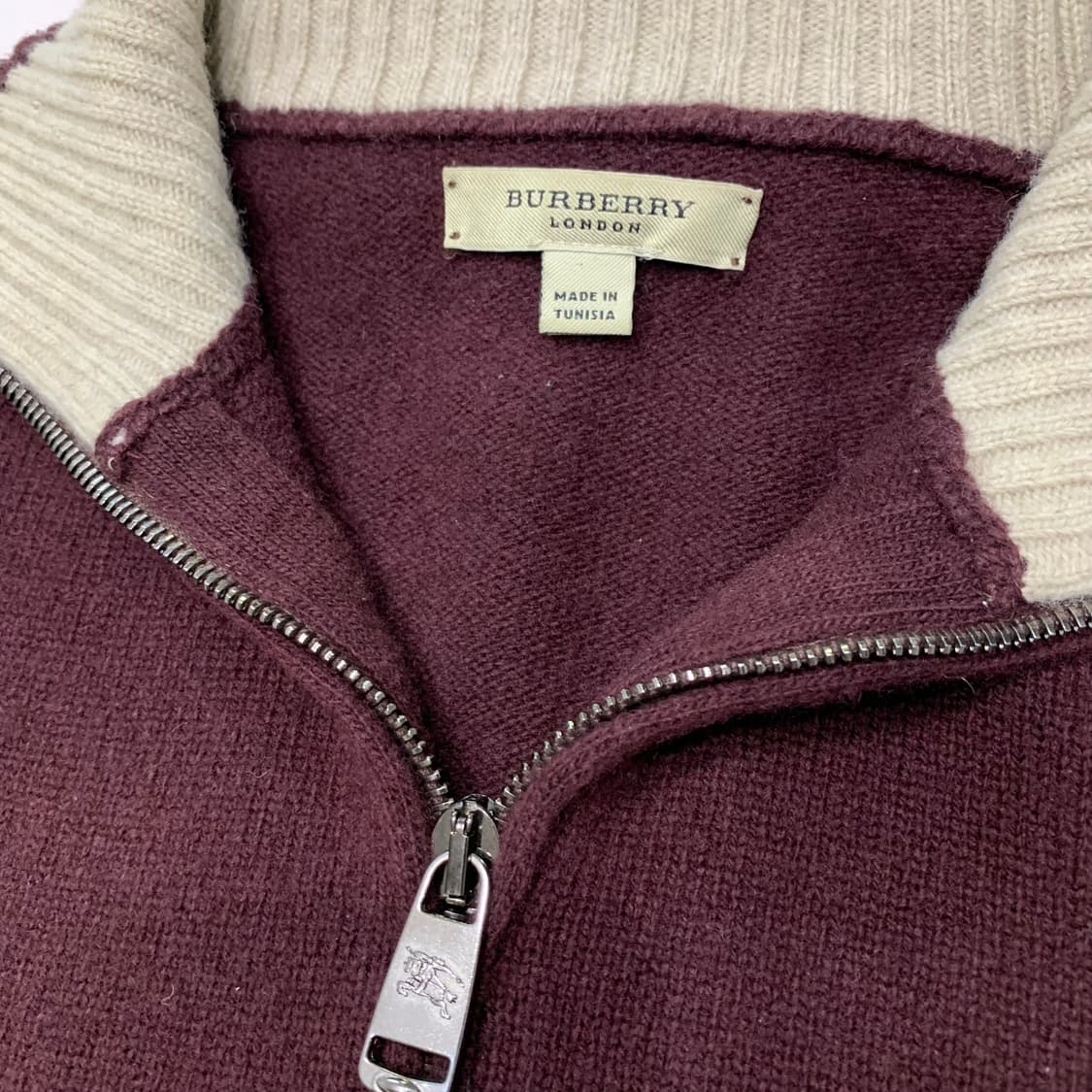 버버리 신형 버건디 반집업니트(정품) 상품이미지6