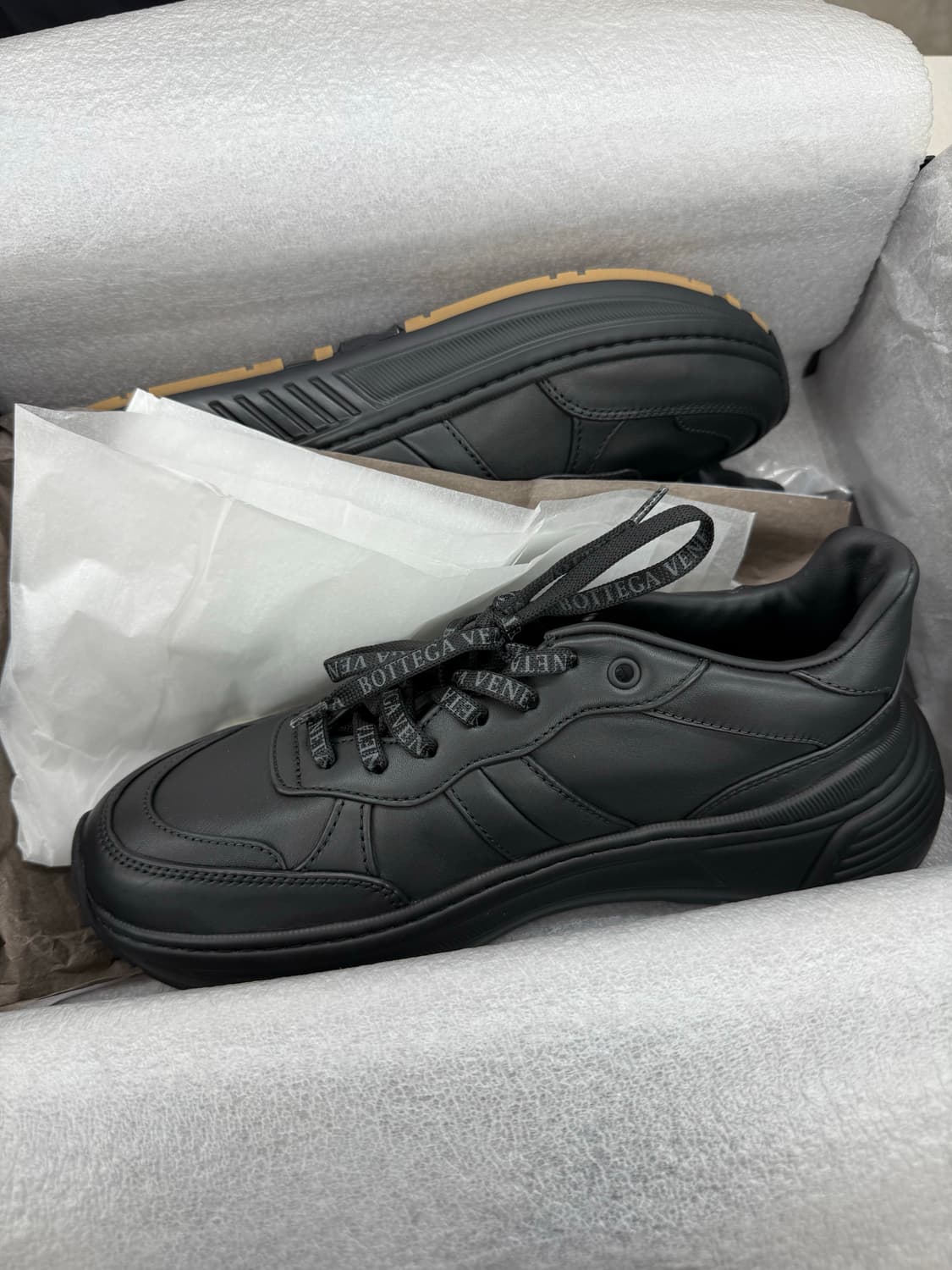 보테가 베네타 불도저 스니커즈 레더 로우탑 상품이미지1