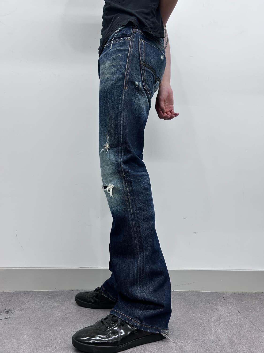 디젤 자티니 워싱 부츠컷 데님 상품이미지2