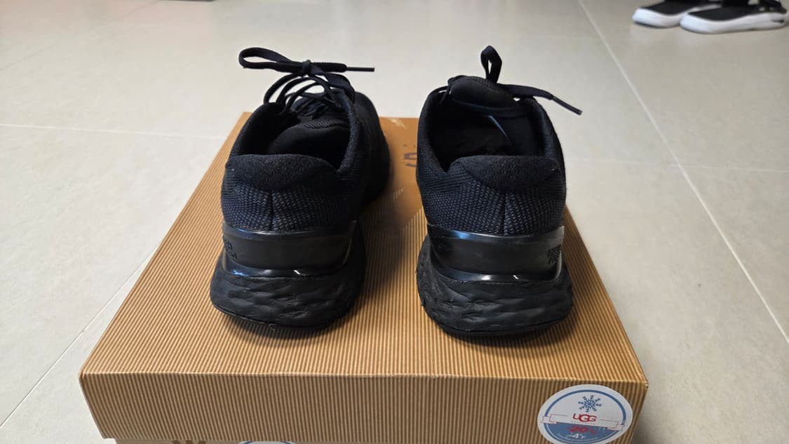 뉴발란스 880 프레쉬폼 X 트리플 블랙 상품이미지4